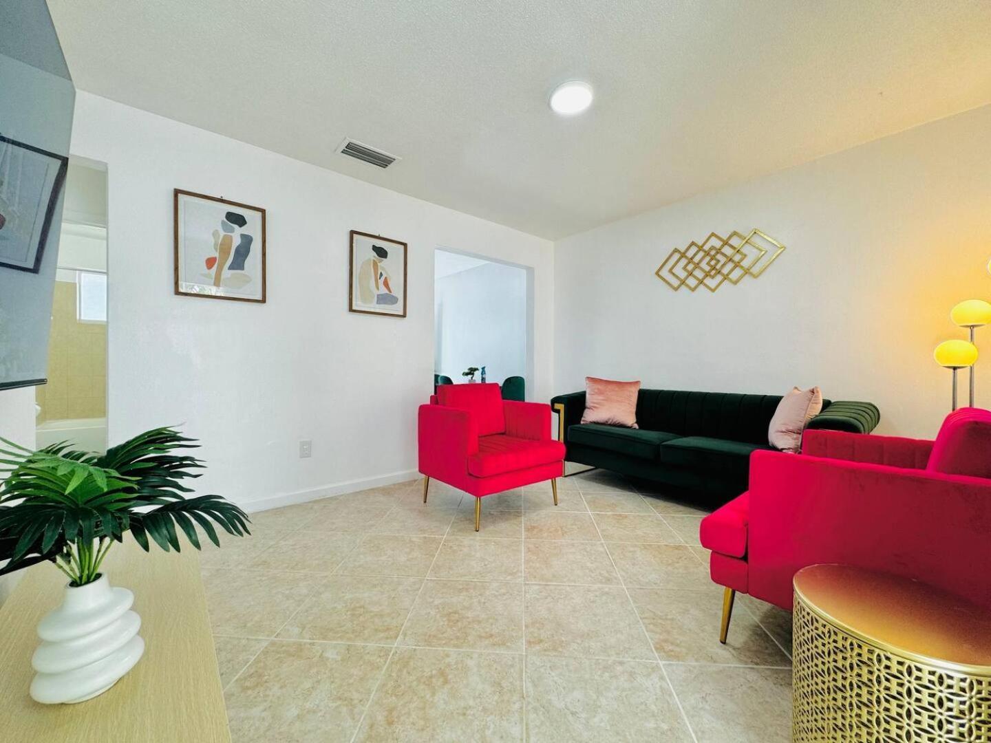 Magic Close To Skyline View * Miami